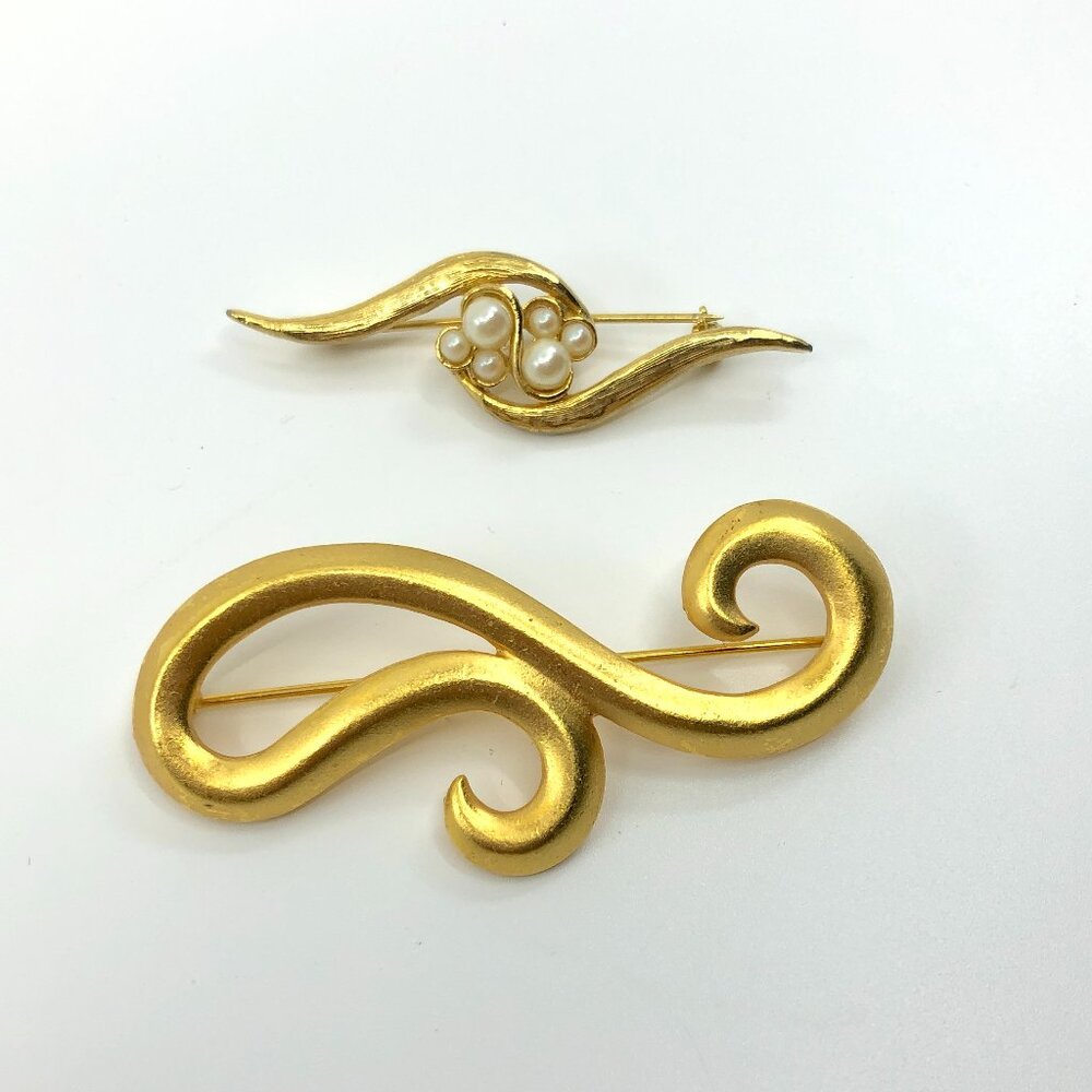 2 Vintage Brooches gold tone Costume Jewelry pearl accents